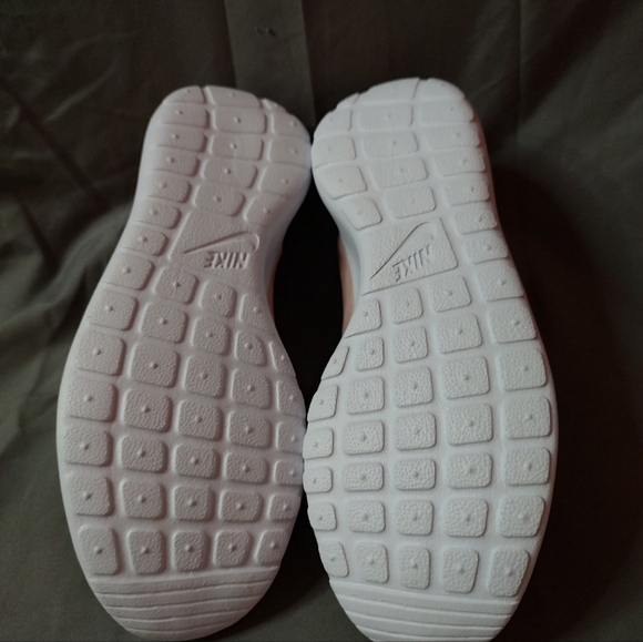 W nike roshe one - Picture 4 of 5